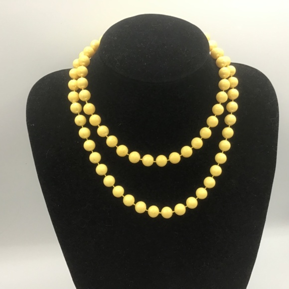 Butterscotch/Yellow Faux Amber Bead Fashion Necklace 18 inches Drop - Picture 3 of 7